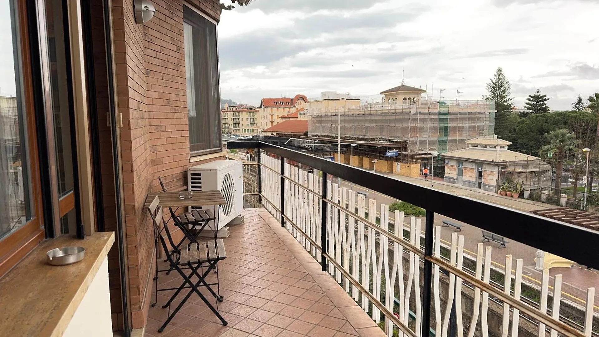 Private Garage, 300M From Sea In Alassio Centre Italia